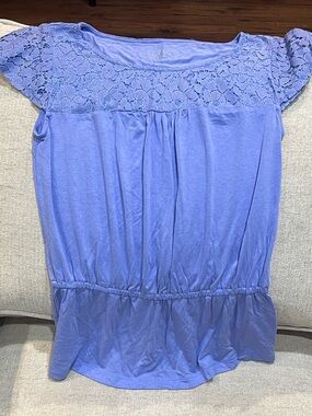 Merona Lavender Lace blouse size small